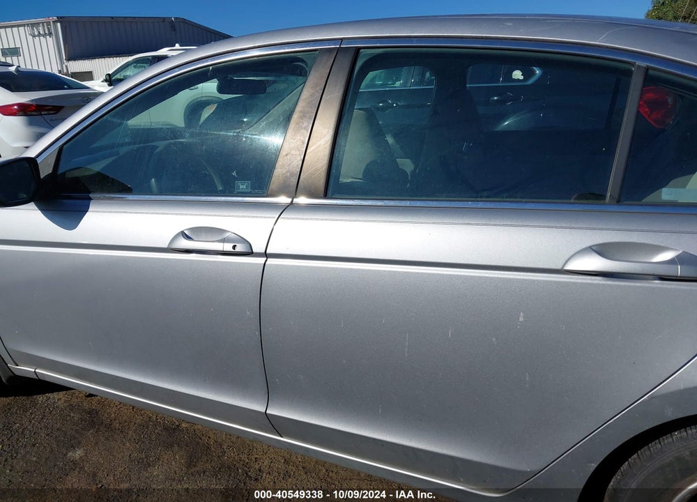 2009 HONDA ACCORD 2.4 LX-P VIN: 1HGCP26449A009260