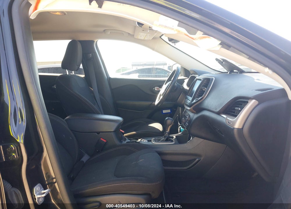 2016 JEEP CHEROKEE LATITUDE VIN: 1C4PJLCB3GW195576