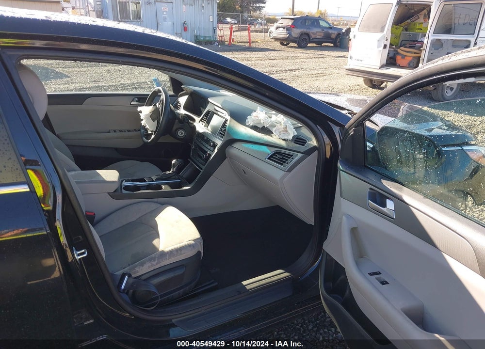 2016 HYUNDAI SONATA SE VIN: 5NPE24AF5GH383781