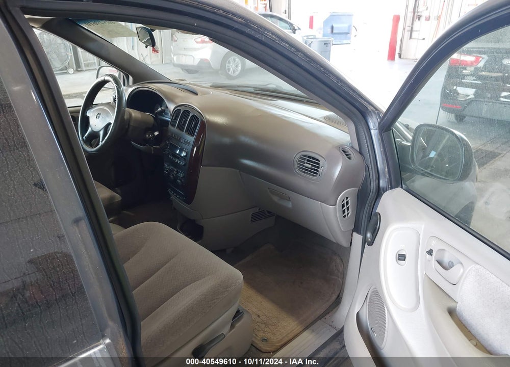 2001 DODGE GRAND CARAVAN SPORT VIN: 2B8GP44G21R170789