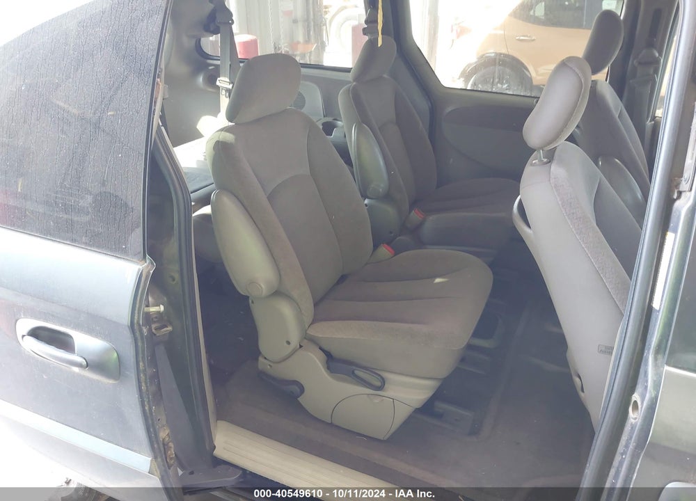 2001 DODGE GRAND CARAVAN SPORT VIN: 2B8GP44G21R170789