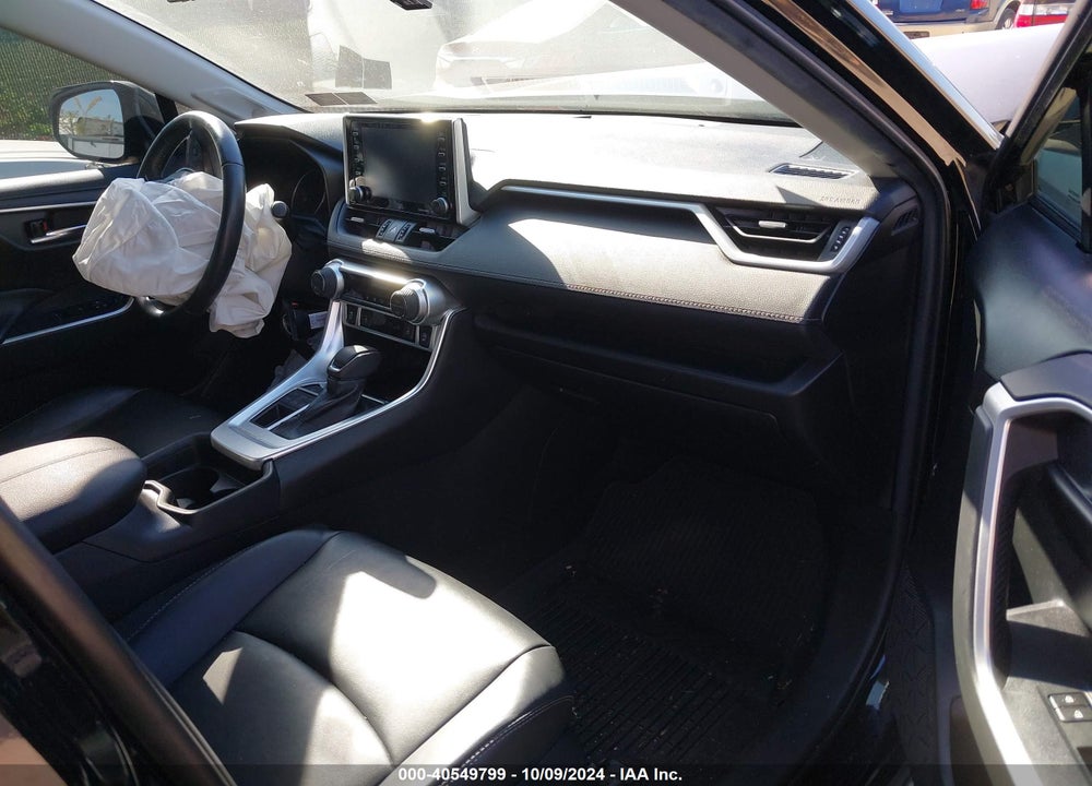 2021 TOYOTA RAV4 XLE PREMIUM VIN: 2T3A1RFV8MC187189