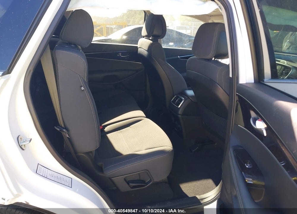 2016 KIA SORENTO 3.3L LX VIN: 5XYPG4A55GG142201