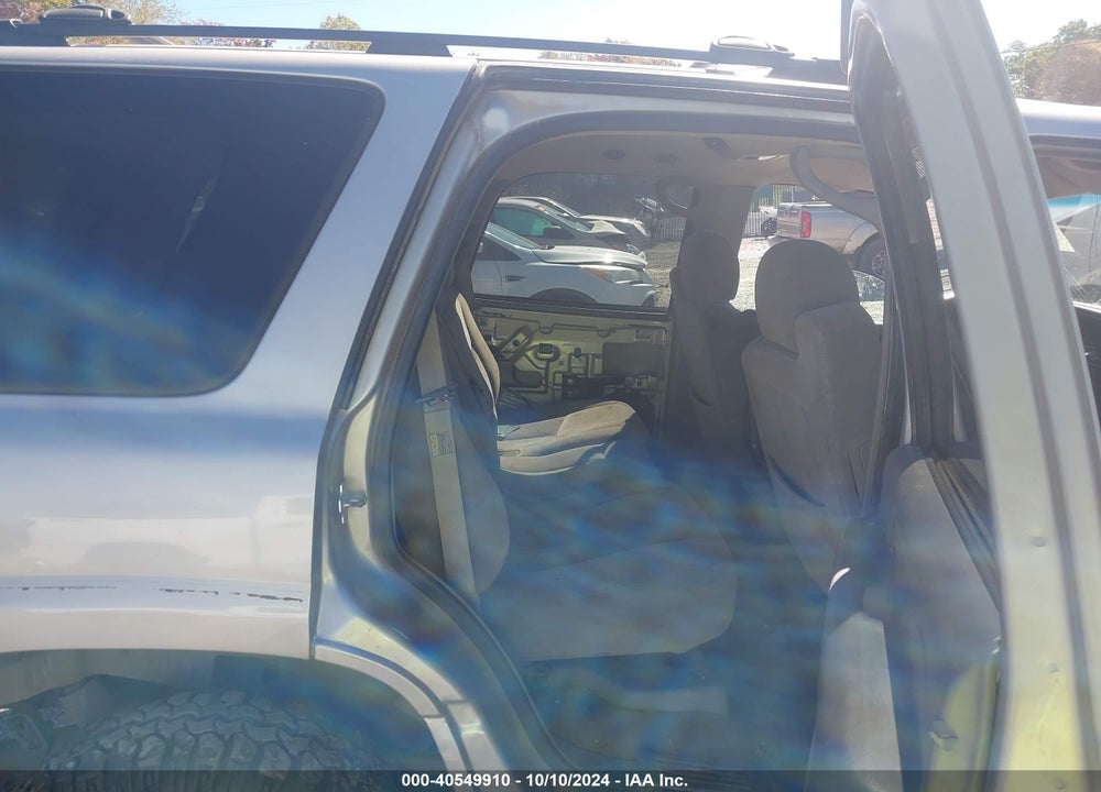 2005 CHEVROLET TAHOE LS VIN: 1GNEK13T85R227605