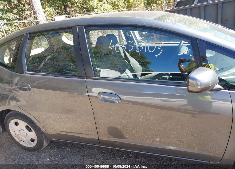 2013 HONDA FIT VIN: JHMGE8G38DC007957