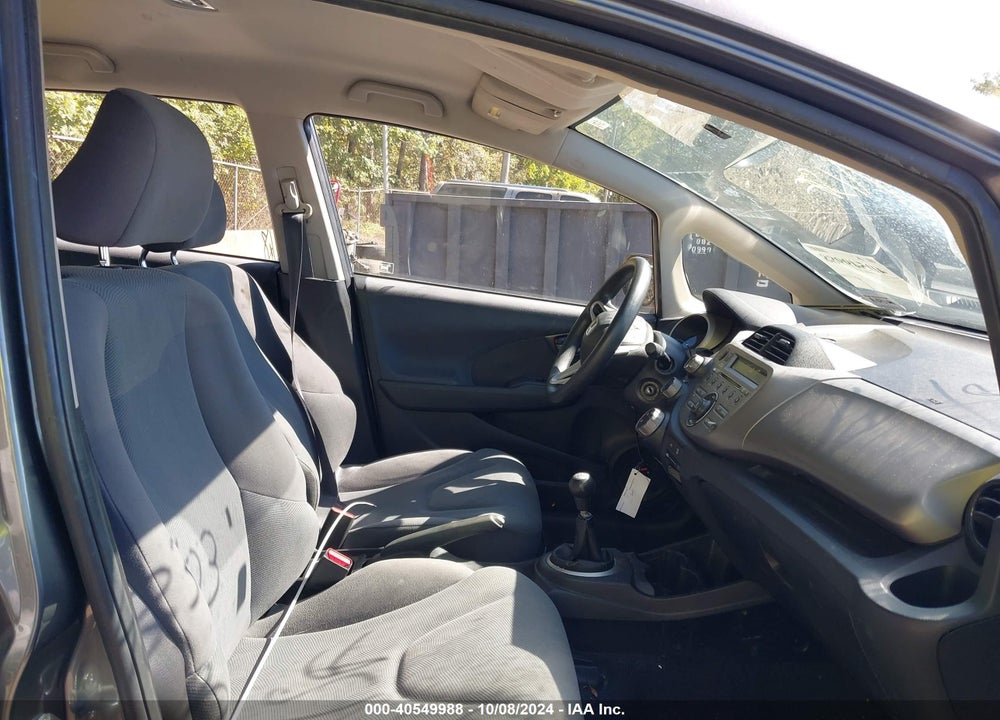 2013 HONDA FIT VIN: JHMGE8G38DC007957