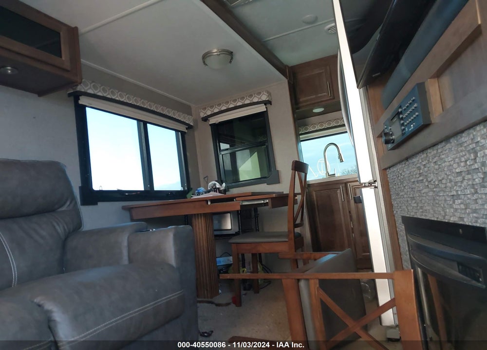 2019 FLAGSTAFF CLASSIC SERIES VIN: 4X4TFLG24K1887999