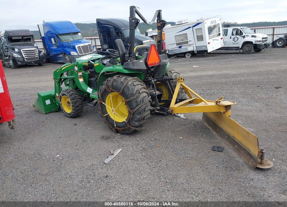 2019 JOHN DEERE 3025E TRACTOR VIN: 1P0300EXAKX083071