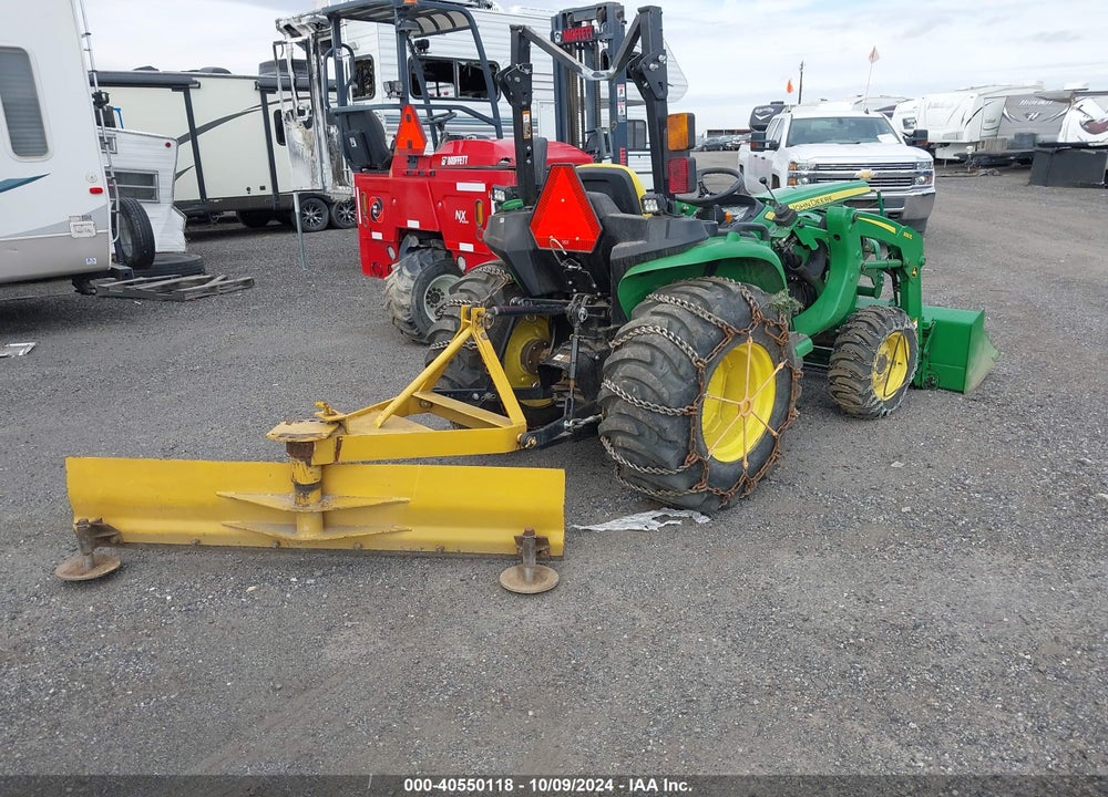 2019 JOHN DEERE 3025E TRACTOR VIN: 1P0300EXAKX083071