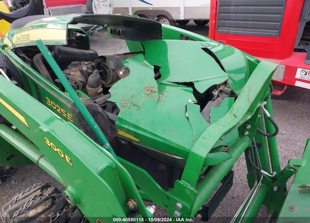 2019 JOHN DEERE 3025E TRACTOR VIN: 1P0300EXAKX083071