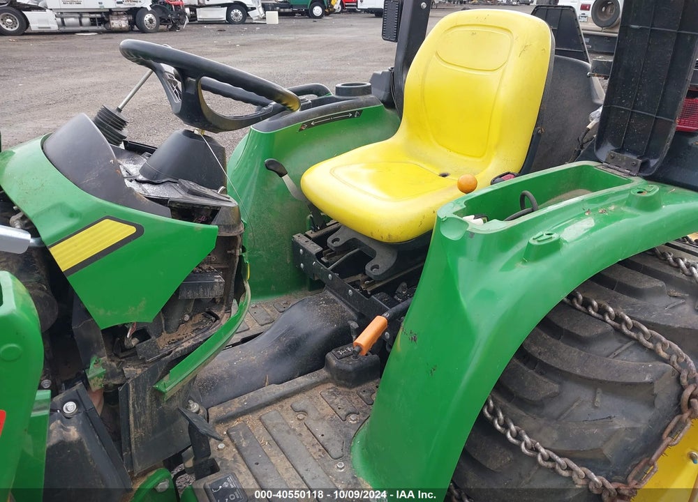 2019 JOHN DEERE 3025E TRACTOR VIN: 1P0300EXAKX083071
