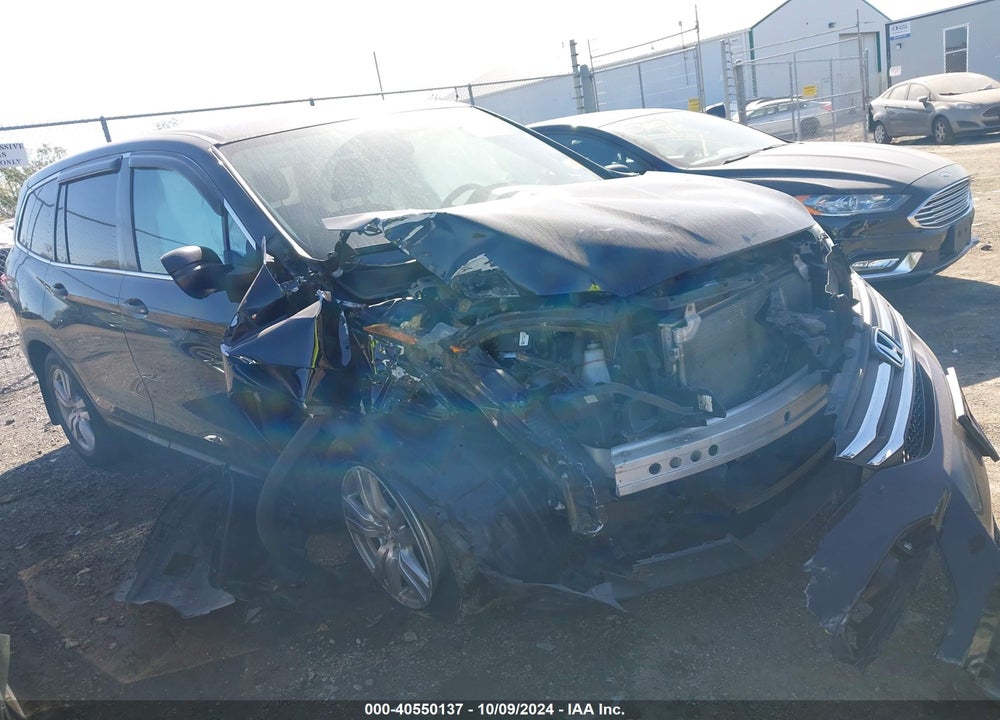 2018 HONDA PILOT LX VIN: 5FNYF6H13JB001888