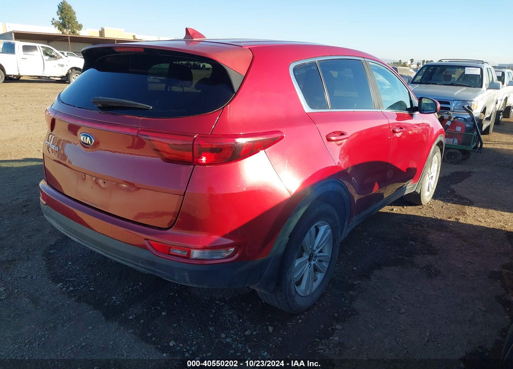 2018 KIA SPORTAGE LX VIN: KNDPM3AC8J7477491