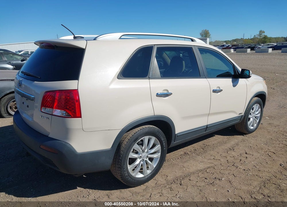 2011 KIA SORENTO EX V6 VIN: 5XYKUDA2XBG042208