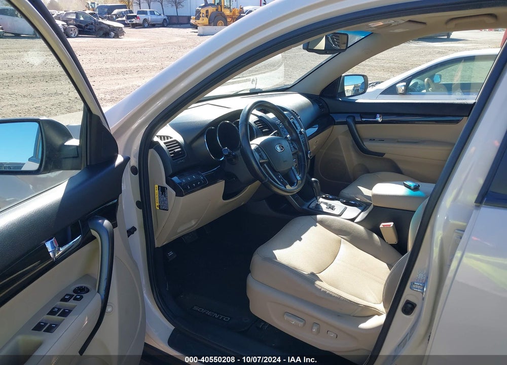 2011 KIA SORENTO EX V6 VIN: 5XYKUDA2XBG042208