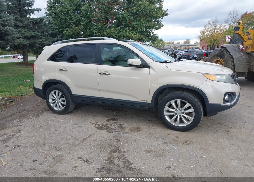 2011 KIA SORENTO EX V6 VIN: 5XYKUDA2XBG042208