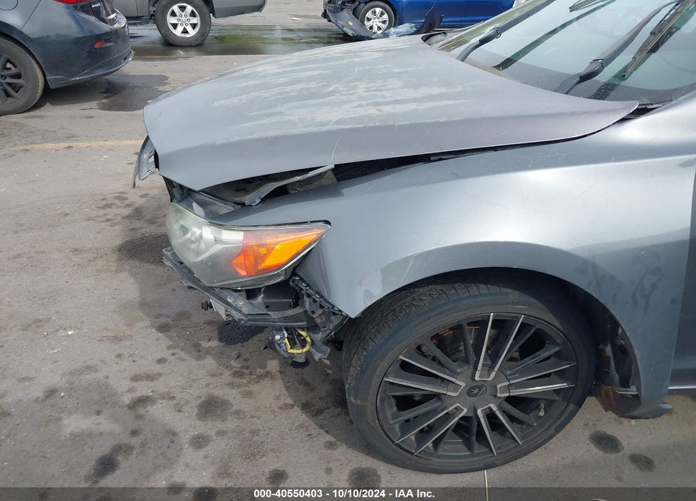 2013 ACURA ILX 2.0L VIN: 19VDE1F56DE019590