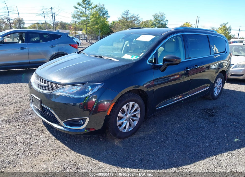 2018 CHRYSLER PACIFICA TOURING L VIN: 2C4RC1BG6JR141550