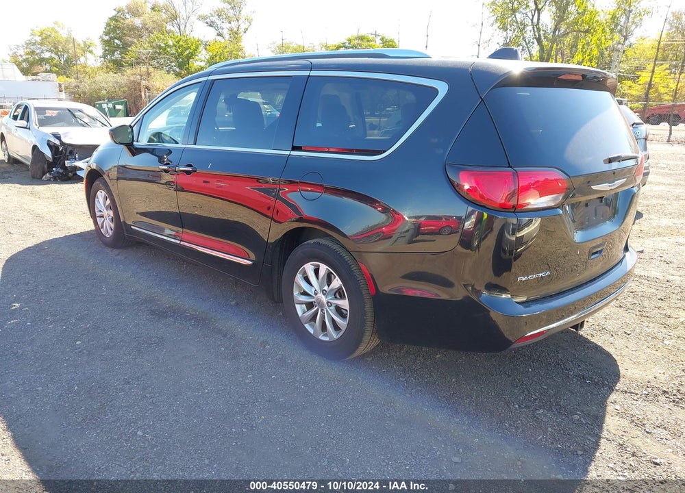2018 CHRYSLER PACIFICA TOURING L VIN: 2C4RC1BG6JR141550