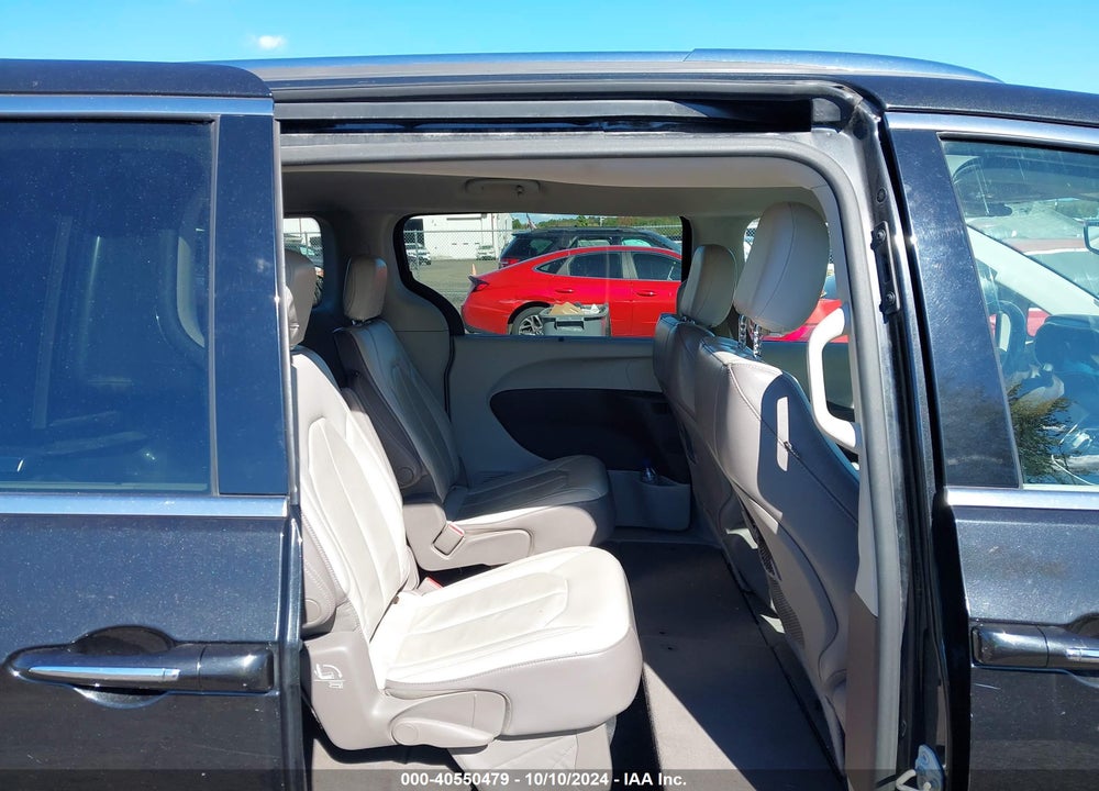 2018 CHRYSLER PACIFICA TOURING L VIN: 2C4RC1BG6JR141550