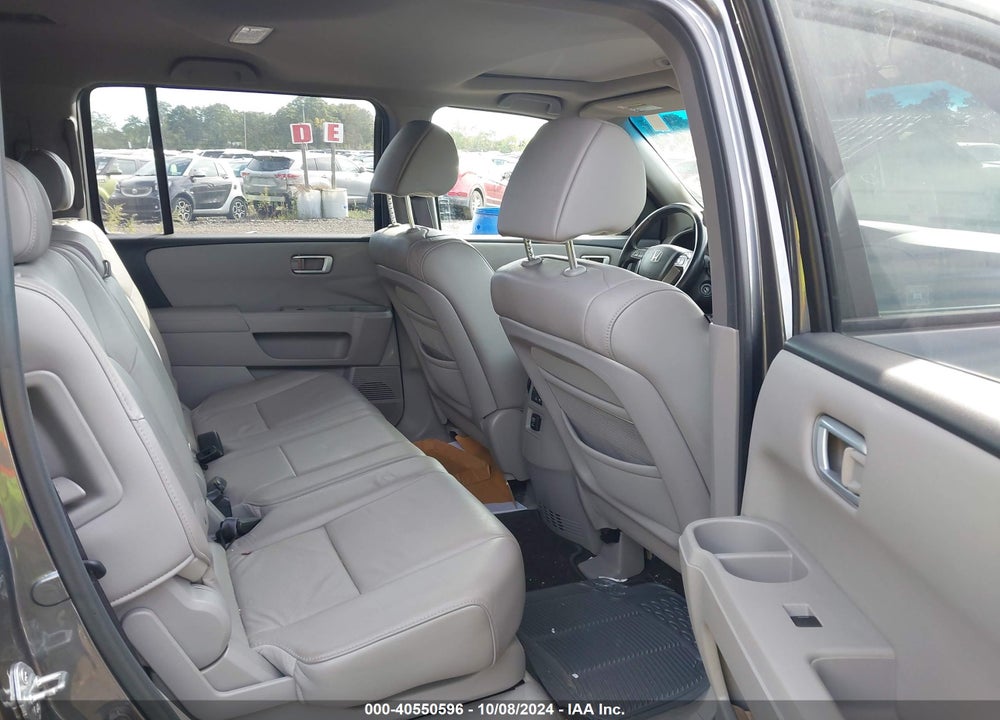 2010 HONDA PILOT EX-L VIN: 5FNYF4H56AB019938