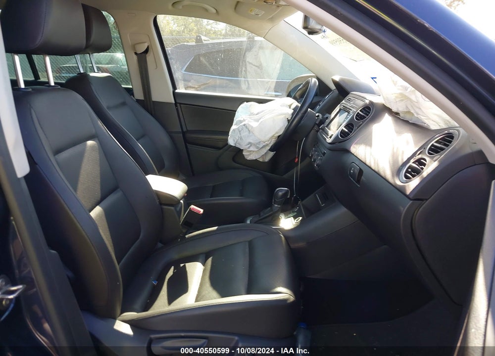 2016 VOLKSWAGEN TIGUAN SE VIN: WVGAV7AX0GW567371