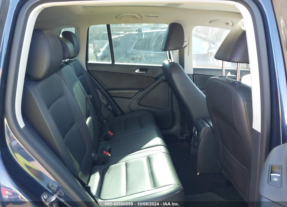 2016 VOLKSWAGEN TIGUAN SE VIN: WVGAV7AX0GW567371