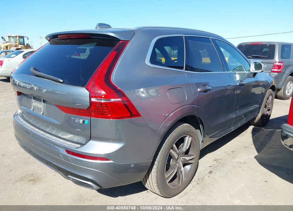 2018 VOLVO XC60 T5 R-DESIGN VIN: LYV102RM2JB118125