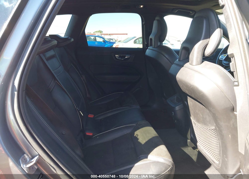 2018 VOLVO XC60 T5 R-DESIGN VIN: LYV102RM2JB118125