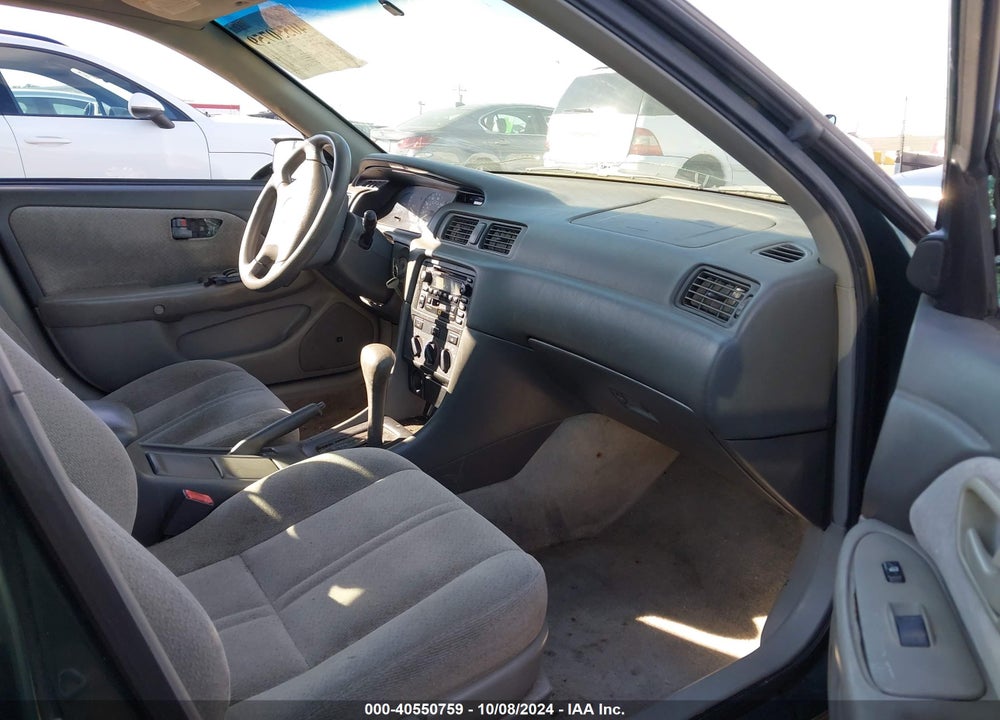 2001 TOYOTA CAMRY LE V6 VIN: 4T1BF22K01U958384