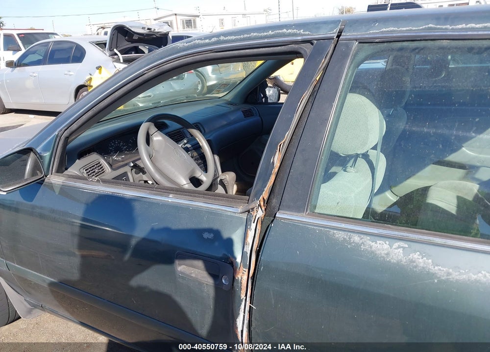 2001 TOYOTA CAMRY LE V6 VIN: 4T1BF22K01U958384