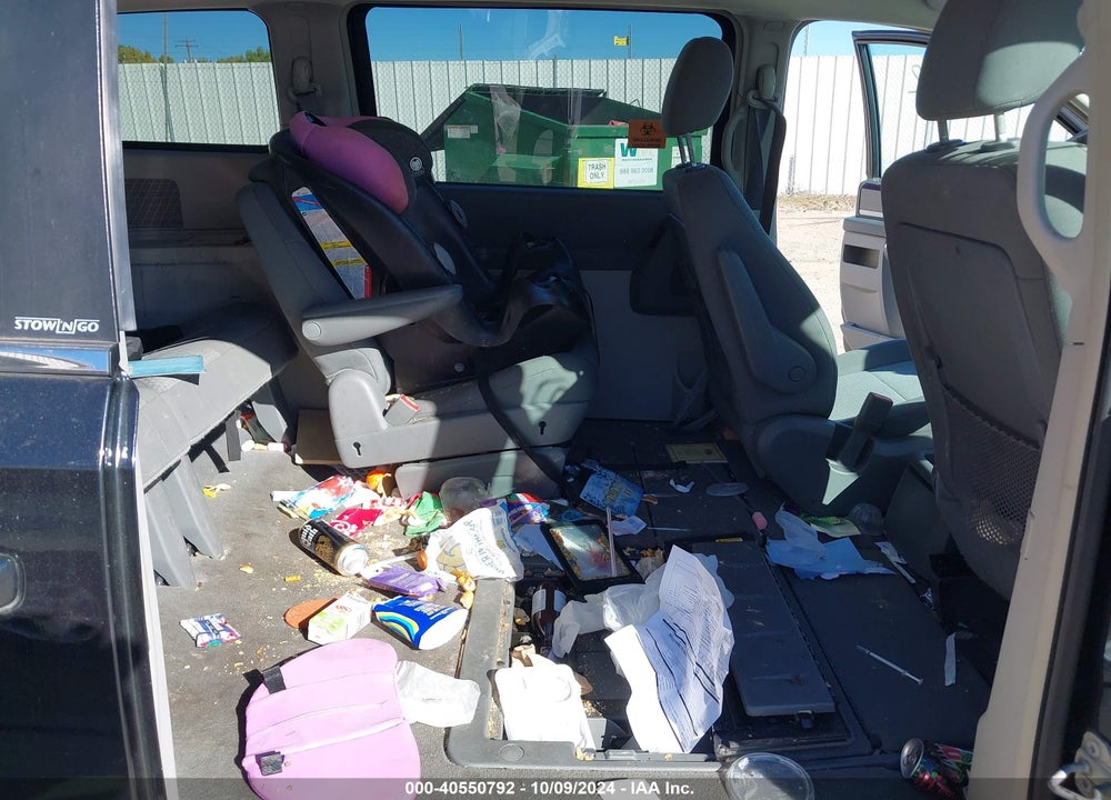 2010 CHRYSLER TOWN & COUNTRY TOURING VIN: 2A4RR5D15AR112873