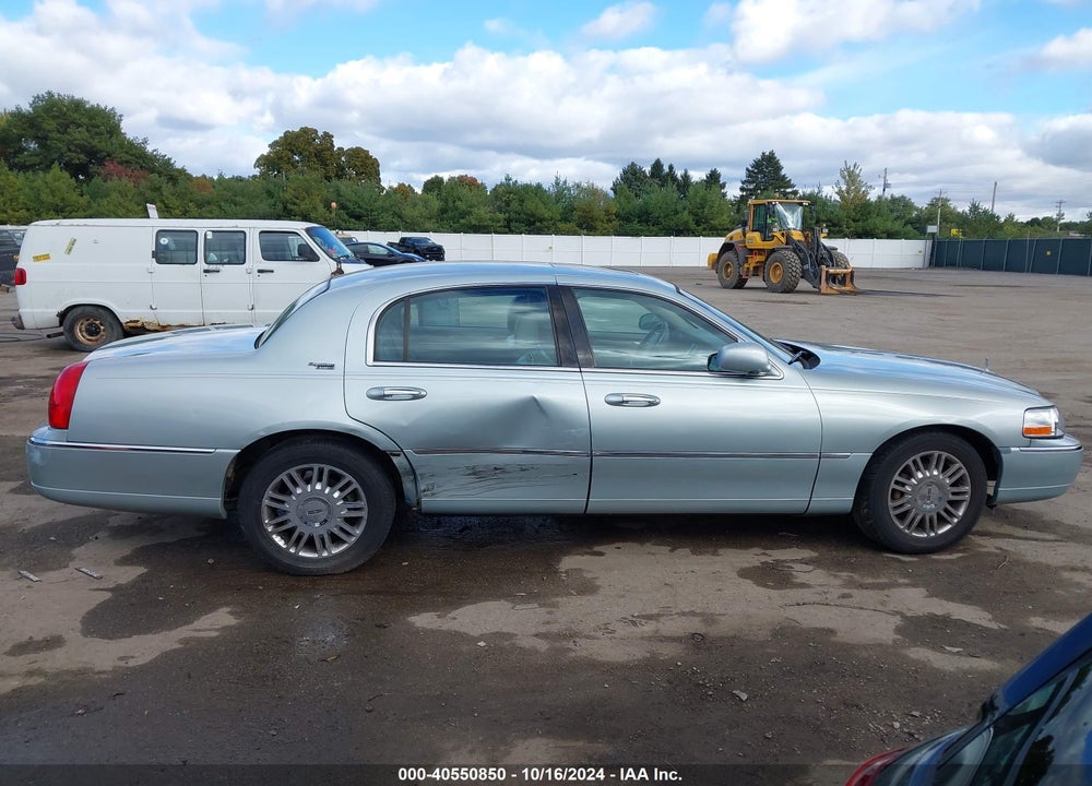 2007 LINCOLN TOWN CAR SIGNATURE LIMITED VIN: 1LNHM82V47Y628956