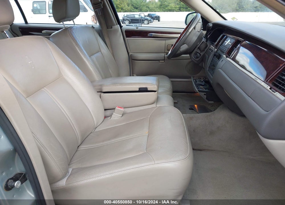2007 LINCOLN TOWN CAR SIGNATURE LIMITED VIN: 1LNHM82V47Y628956