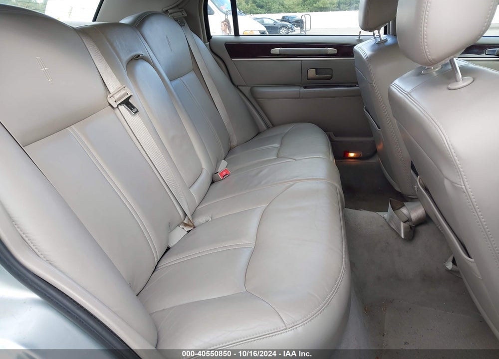 2007 LINCOLN TOWN CAR SIGNATURE LIMITED VIN: 1LNHM82V47Y628956
