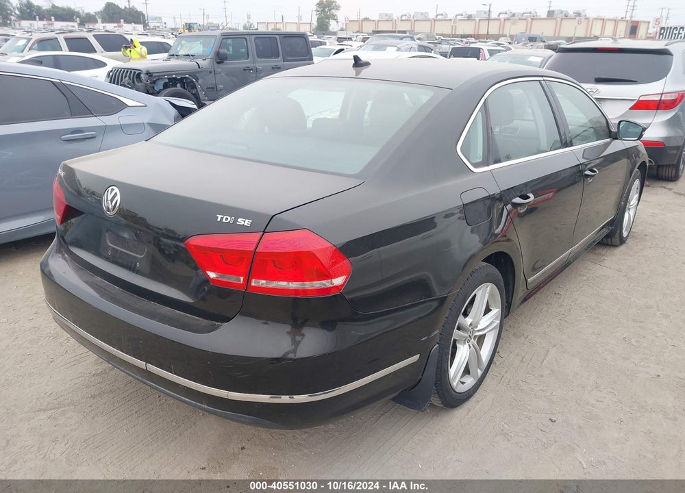 2014 VOLKSWAGEN PASSAT 2.0L TDI SE VIN: 1VWBN7A35EC069345