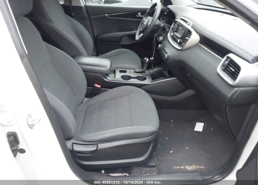 2016 KIA SORENTO 3.3L LX VIN: 5XYPGDA50GG131137
