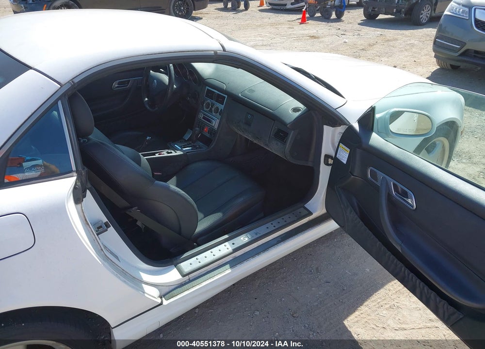 2001 MERCEDES-BENZ SLK 230 KOMPRESSOR VIN: WDBKK49F51F172426
