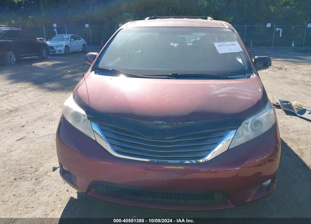 2013 TOYOTA SIENNA XLE V6 8 PASSENGER VIN: 5TDYK3DC7DS386244