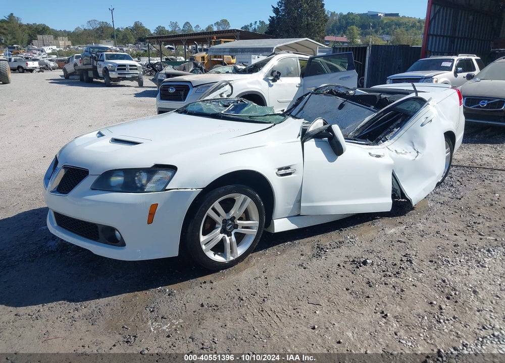 2008 PONTIAC G8 VIN: 6G2ER57768L134721