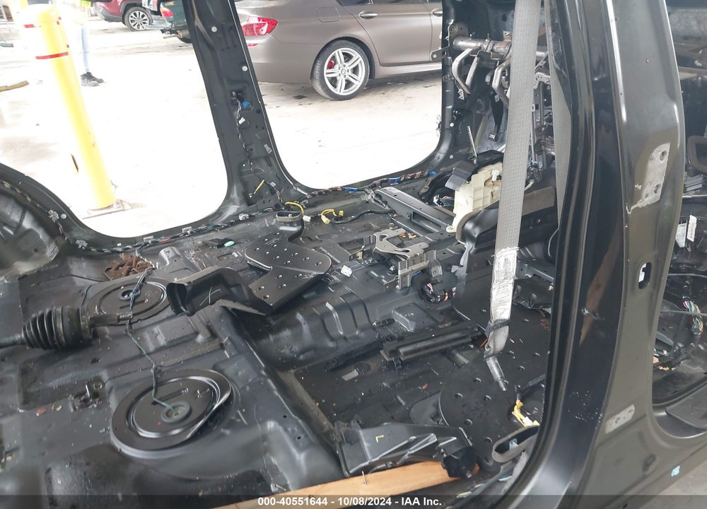 2011 KIA SORENTO LX VIN: 5XYKTCA19BG057111