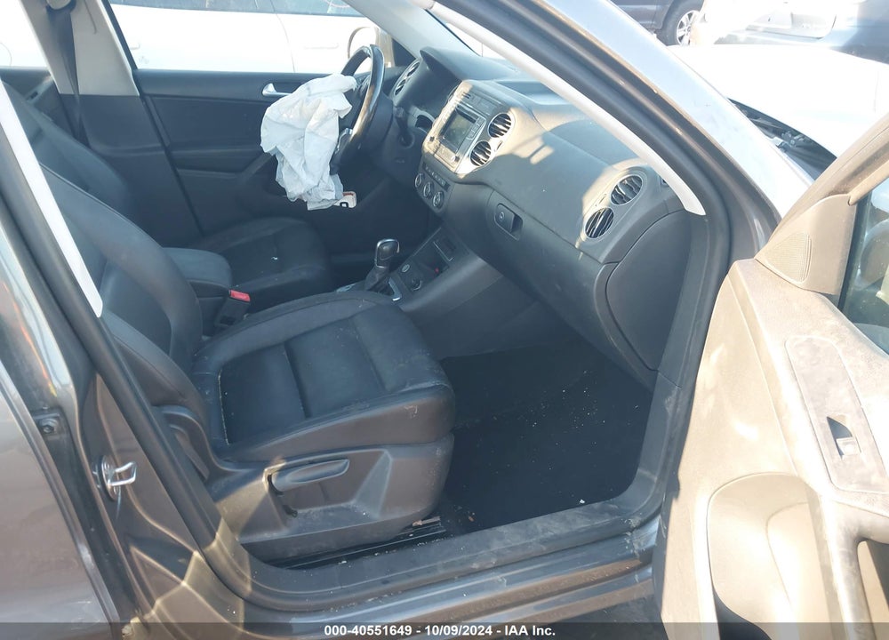 2016 VOLKSWAGEN TIGUAN S VIN: WVGAV7AX8GW502459