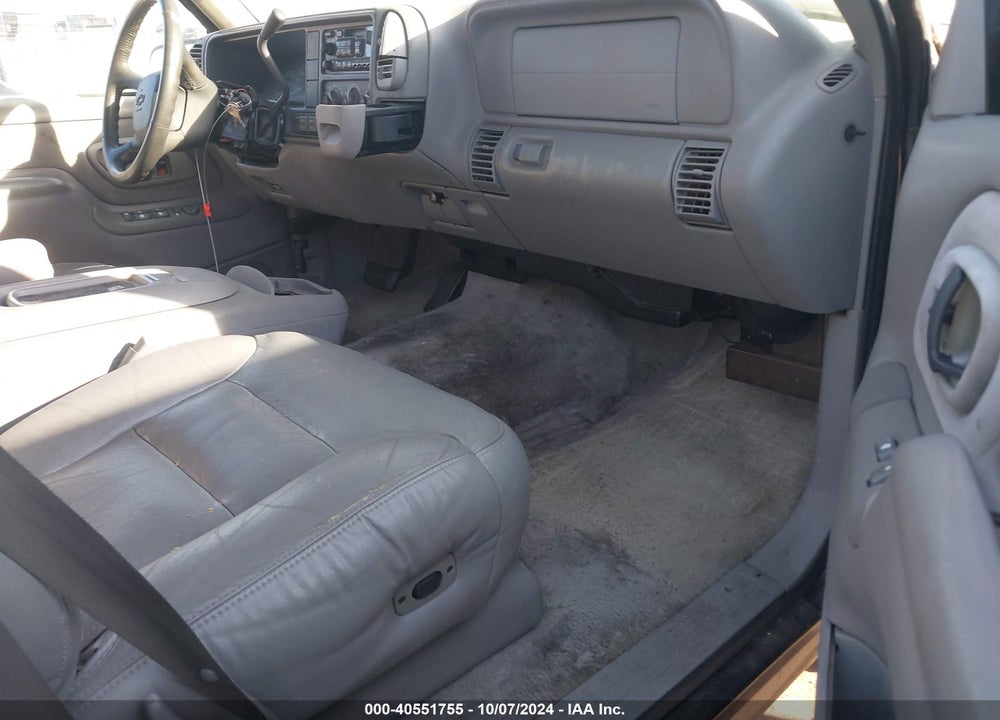 1999 CHEVROLET SUBURBAN 1500 LT VIN: 1GNFK16R4XJ434708