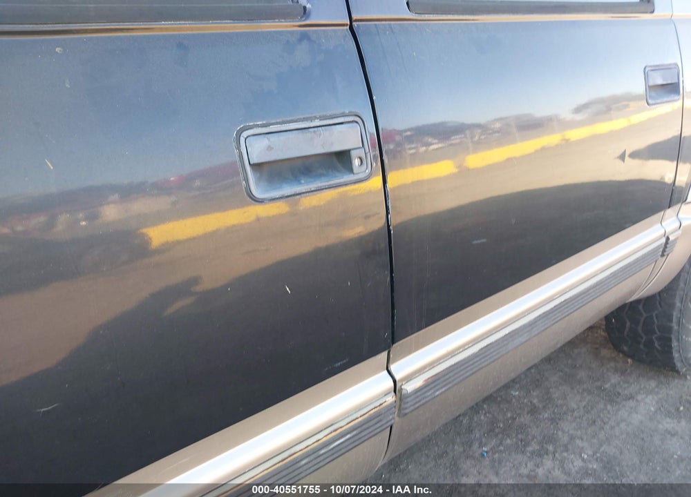 1999 CHEVROLET SUBURBAN 1500 LT VIN: 1GNFK16R4XJ434708