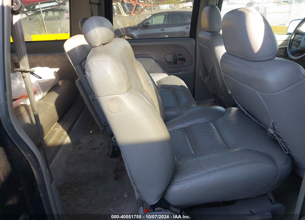 1999 CHEVROLET SUBURBAN 1500 LT VIN: 1GNFK16R4XJ434708
