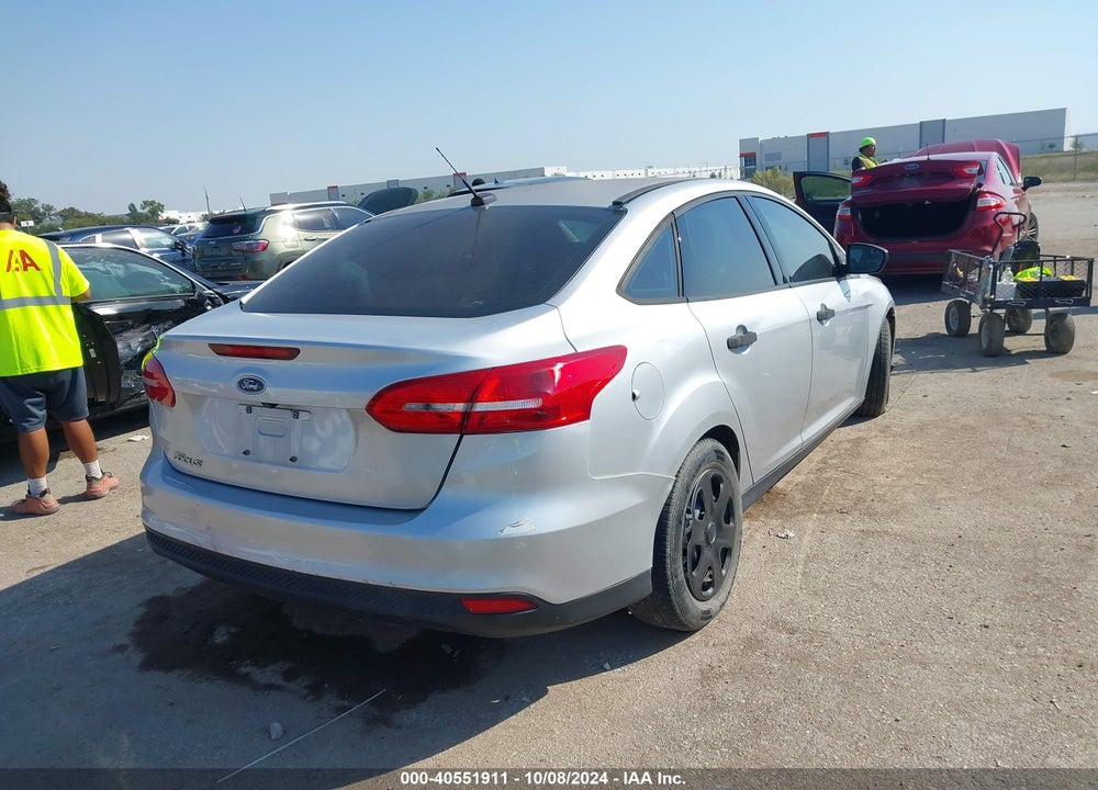2018 FORD FOCUS S VIN: 1FADP3E25JL216344