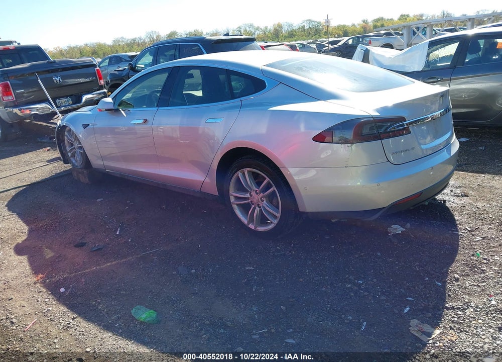 2015 TESLA MODEL S 70D/85D/P85D VIN: 5YJSA1E25FF111739