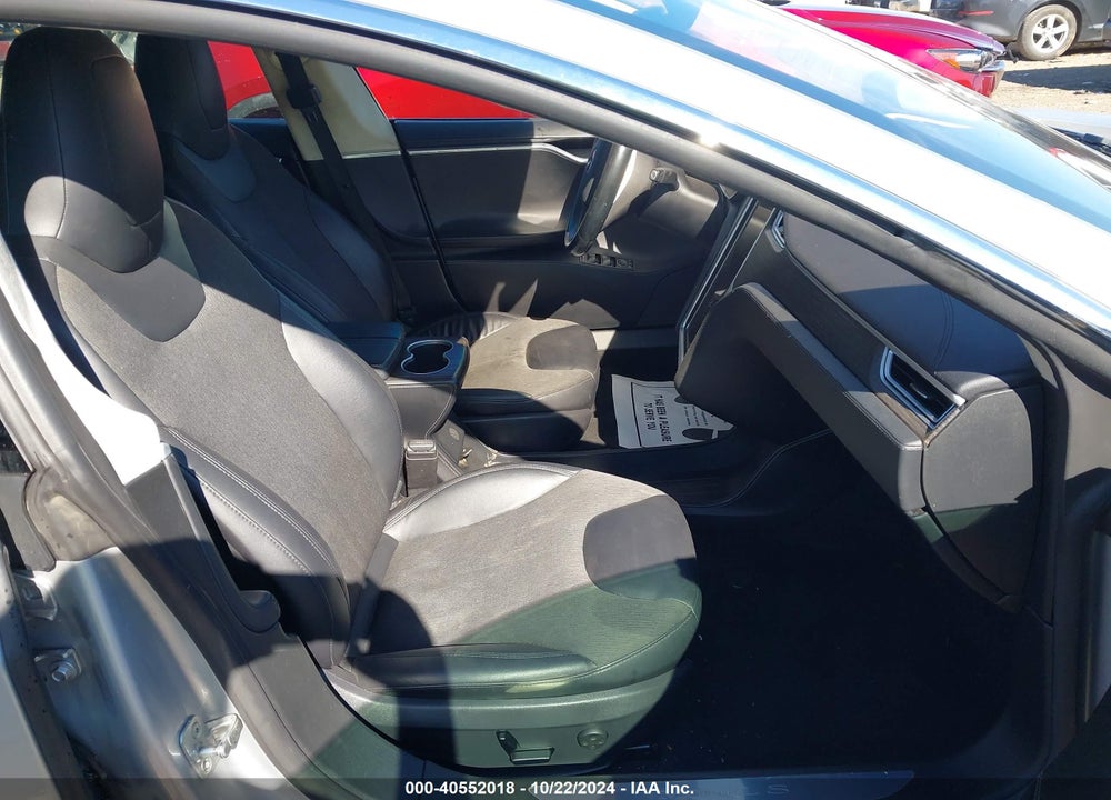 2015 TESLA MODEL S 70D/85D/P85D VIN: 5YJSA1E25FF111739