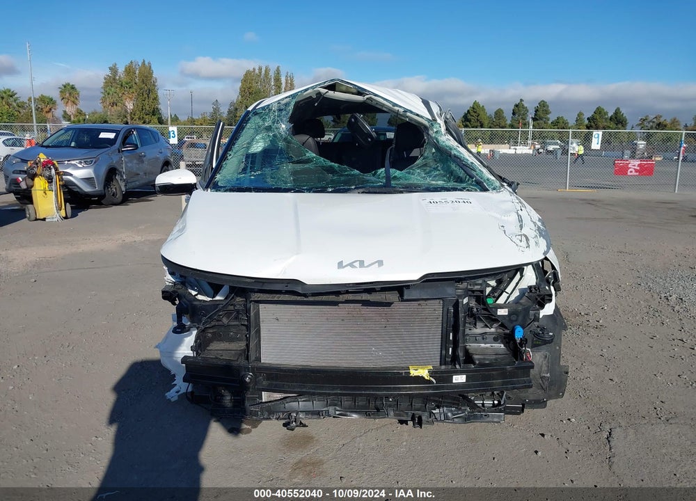 2024 KIA CARNIVAL MPV LX SEAT PACKAGE VIN: KNDNB4H30R6385608