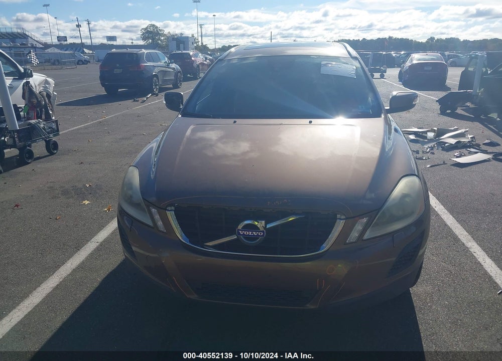 2012 VOLVO XC60 T6 R-DESIGN VIN: YV4902DZ2C2243097